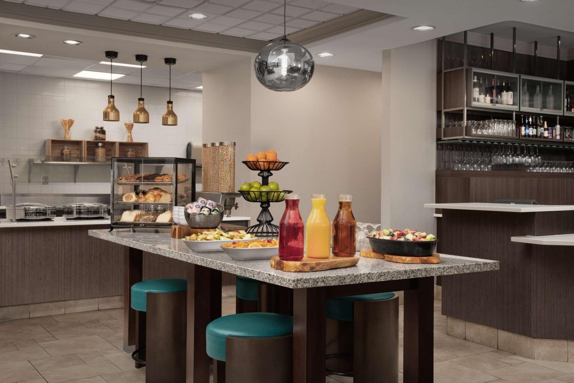 Hilton Garden Inn Columbia/Harbison Bagian luar foto
